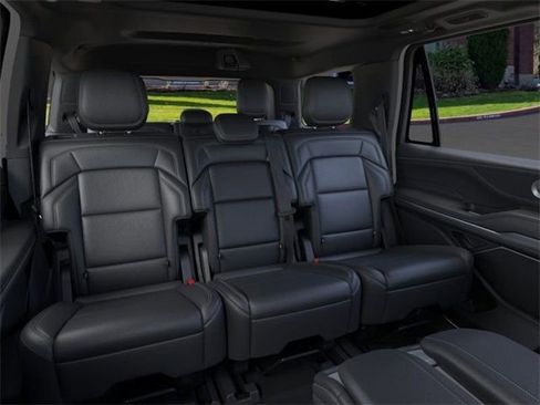 New 2025 Lincoln Navigator Reserve w/ Jet Appearance Package image 11