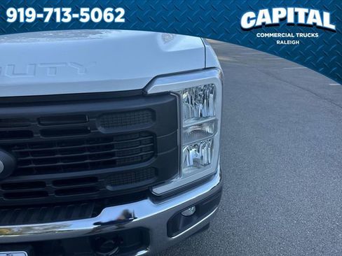 New 2026 Ford F250 XL w/ XL Chrome Package image 11