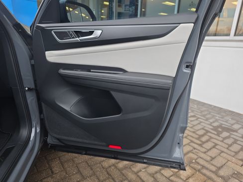 Used 2024 Volkswagen Atlas Cross Sport SEL Premium R-Line image 29