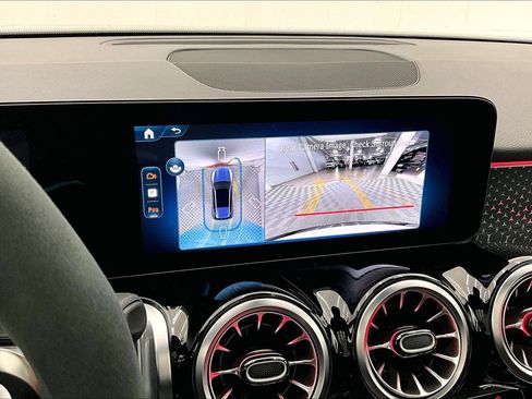 Used 2026 Mercedes-Benz GLB 35 AMG 4MATIC image 28