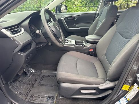 Used 2021 Toyota RAV4 LE AWD/4WD image 13