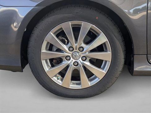 Used 2011 Toyota Avalon Limited image 9