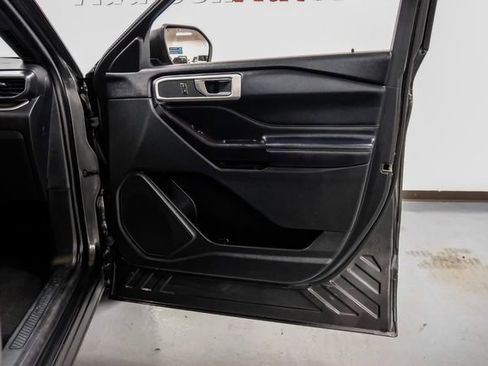 Used 2020 Ford Explorer XLT w/ Equipment Group 202A image 39