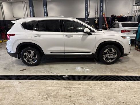 Used 2023 Hyundai Santa Fe SEL w/ Premium Package image 4