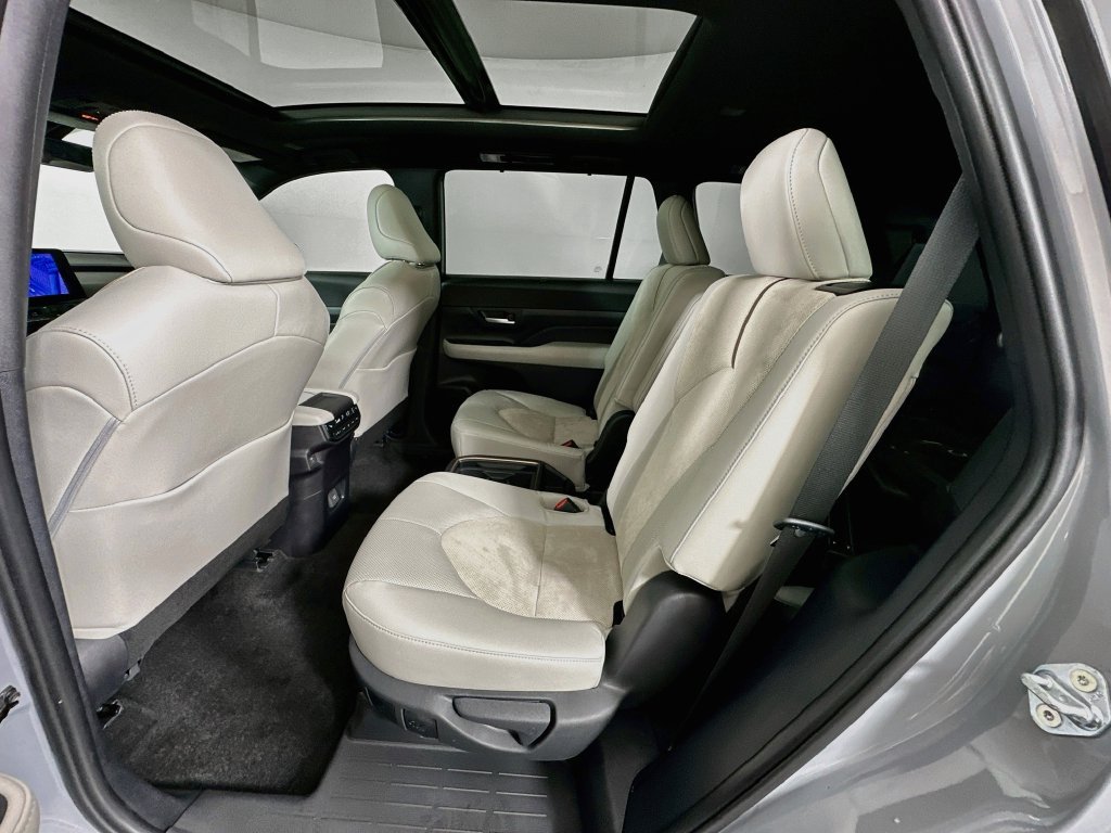 Certified 2026 Toyota Grand Highlander AWD Hybrid image 25