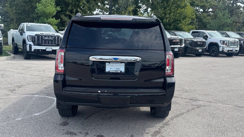Used 2016 GMC Yukon Denali AWD/4WD image 3