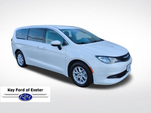 Used 2023 Chrysler Voyager LX FWD image 1