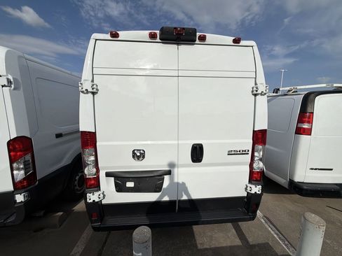 Used 2023 RAM ProMaster 2500 FWD image 3