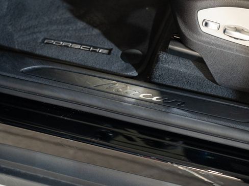 Certified 2026 Porsche Macan AWD/4WD image 11