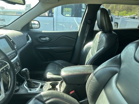 Used 2014 Jeep Cherokee Trailhawk w/ Technology Group image 6