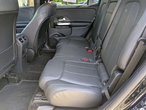 Used 2023 Mercedes-Benz GLB 250 image 28