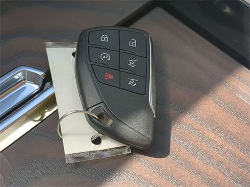 Used 2022 GMC Yukon XL Denali w/ Denali Ultimate Package image 19