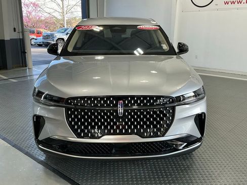 Used 2025 Lincoln Nautilus Premier AWD/4WD image 22