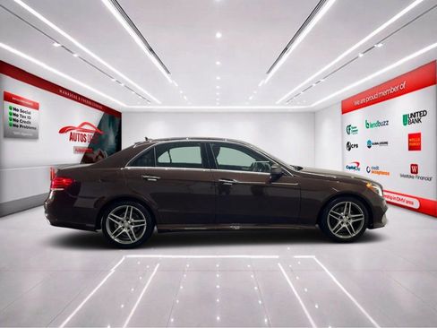 Used 2016 Mercedes-Benz E 400 4MATIC Sedan w/ Driver Assistance Package image 5