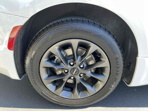 Used 2021 Chrysler Pacifica Touring w/ S Appearance Package image 73