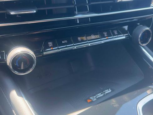 New 2026 Chevrolet Traverse LT FWD image 20