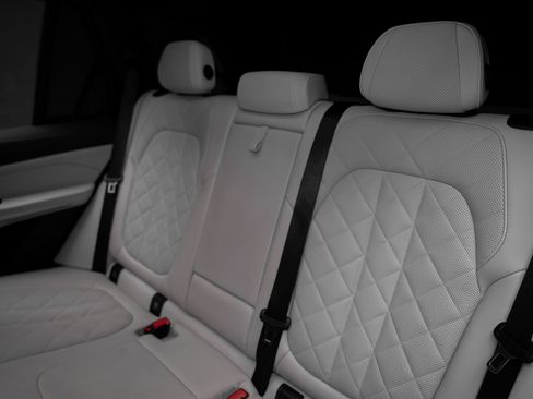 Used 2024 BMW X5 sDrive40i w/ M Sport Package RWD image 70