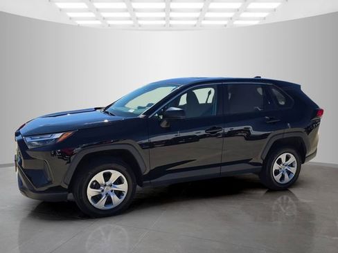 Used 2023 Toyota RAV4 LE AWD/4WD image 5