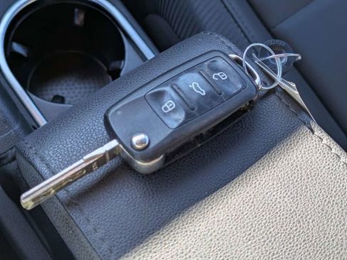 Used 2016 Volkswagen Beetle 1.8T image 25