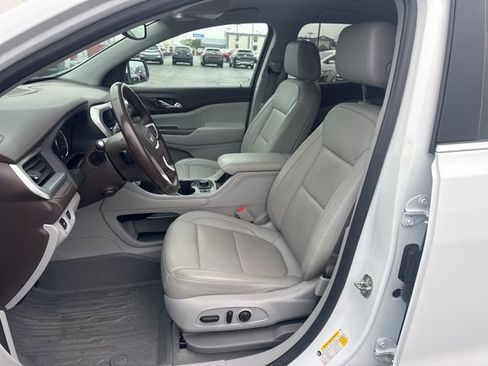 Used 2020 GMC Acadia SLT w/ Premium Package image 18