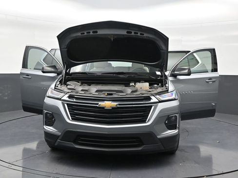 Used 2023 Chevrolet Traverse LS FWD image 33