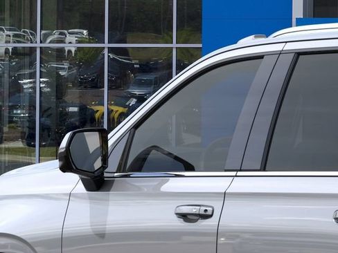 New 2026 Chevrolet Suburban LT AWD/4WD image 12