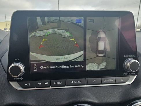 Used 2025 Nissan Sentra SR w/ SR Premium Package image 24