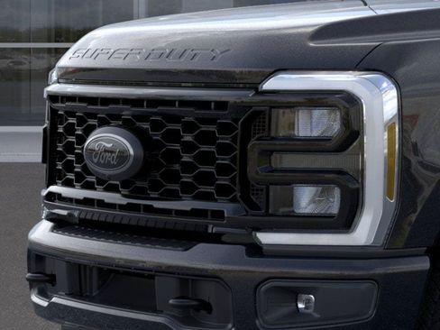 New 2026 Ford F250 Lariat w/ Black Appearance Package AWD/4WD image 17