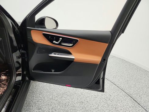 Used 2025 Mercedes-Benz GLC 350e 4MATIC image 20