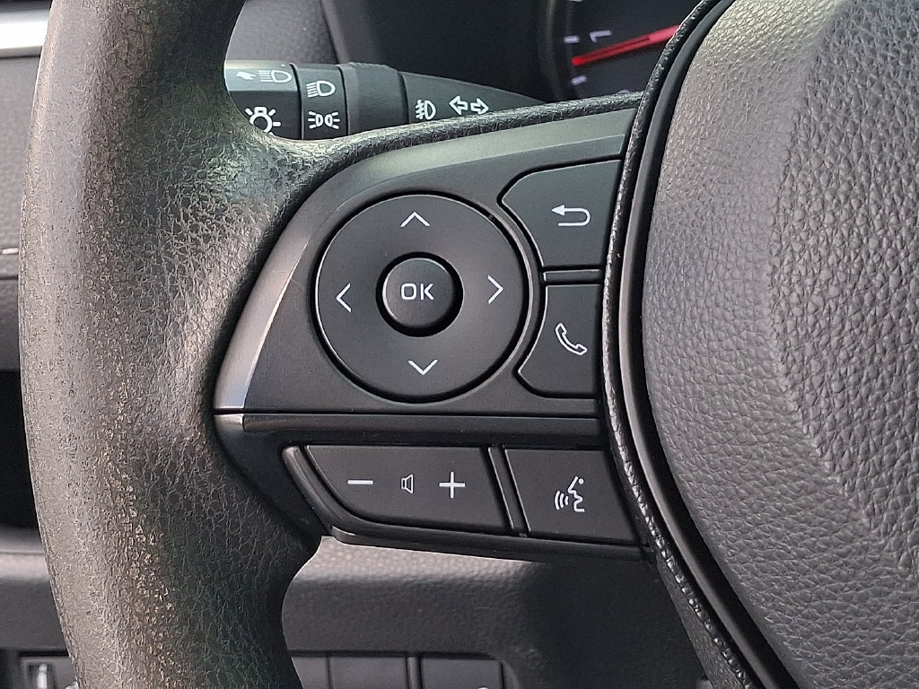 Used 2020 Toyota RAV4 XLE w/ Convenience Package AWD/4WD image 17