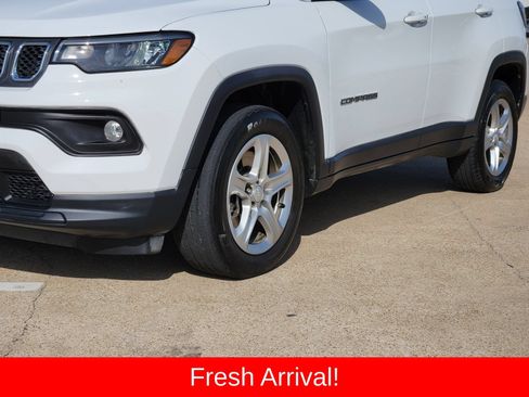 Used 2023 Jeep Compass Latitude AWD/4WD image 12