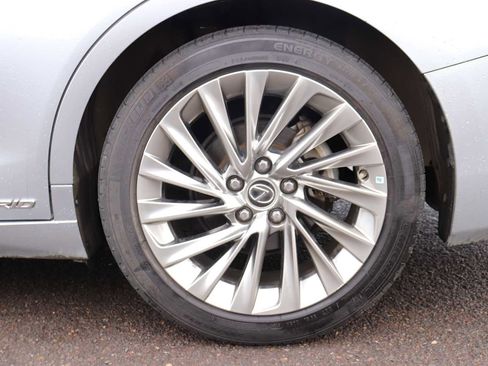 Used 2022 Lexus ES 300h w/ Luxury Package FWD image 9