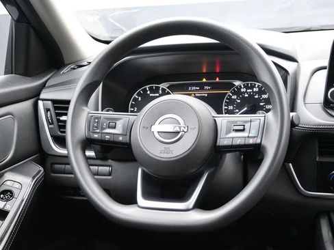 Used 2024 Nissan Rogue SV FWD image 11