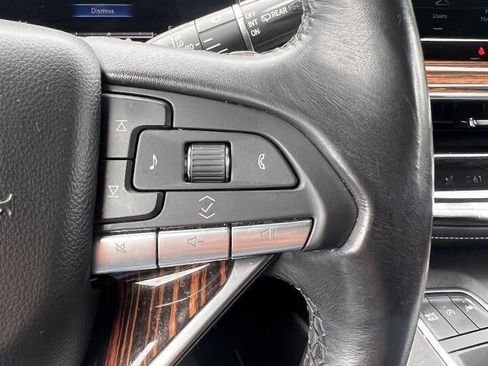 Used 2021 Cadillac Escalade ESV Premium Luxury AWD/4WD image 22