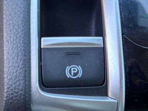 Certified 2019 Honda Civic Touring image 30