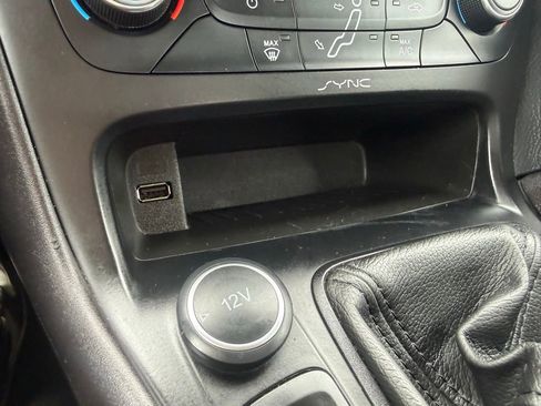Used 2017 Ford Focus SE FWD image 21