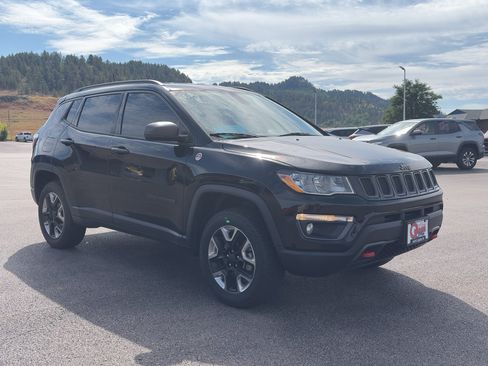 Used 2018 Jeep Compass Trailhawk w/ Cold Weather Group AWD/4WD image 10