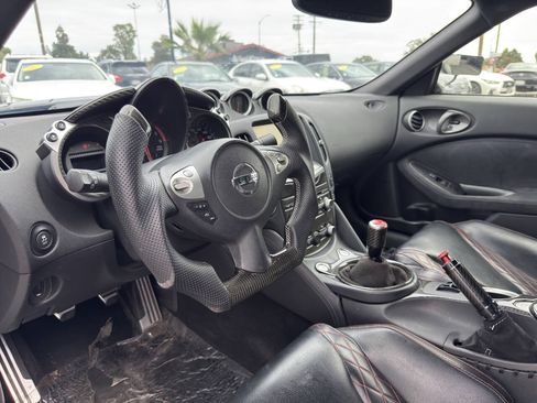 Used 2014 Nissan 370Z Touring w/ Sport Package RWD image 15