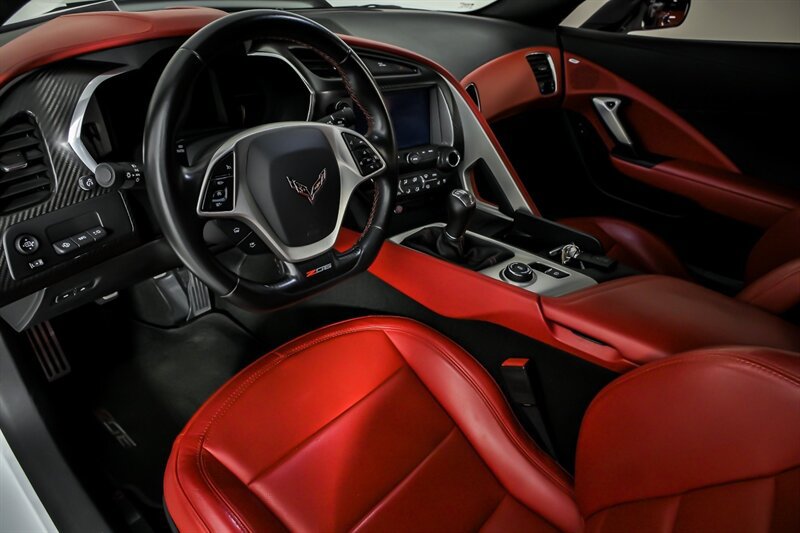 Used 2016 Chevrolet Corvette Z06 w/ 3LZ Preferred Equipment Group RWD image 16