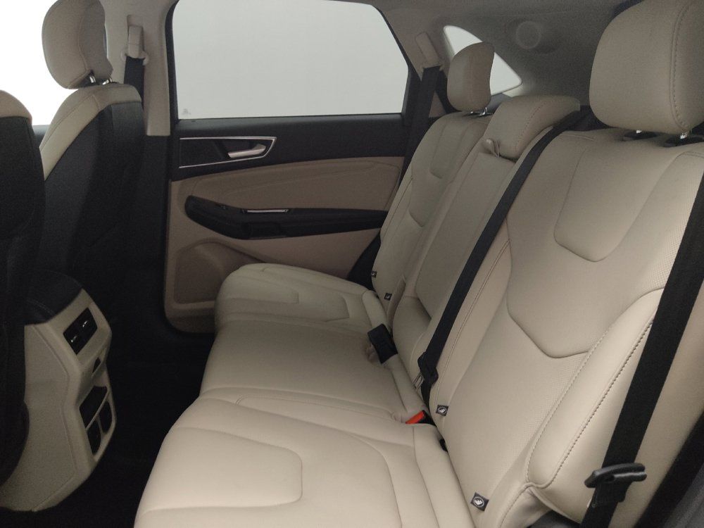 Used 2017 Ford Edge Titanium w/ Equipment Group 301A FWD image 18