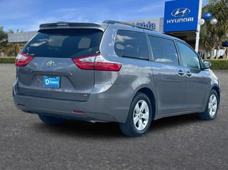 Used 2015 Toyota Sienna LE FWD video 3