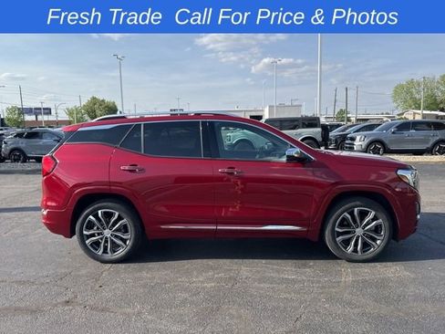 Used 2019 GMC Terrain Denali w/ Driver Alert Package II AWD/4WD image 7