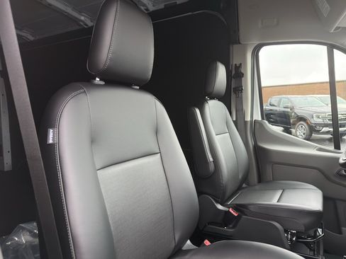 New 2026 Ford Transit 250 148 Medium Roof w/ Load Area Protection Package image 33