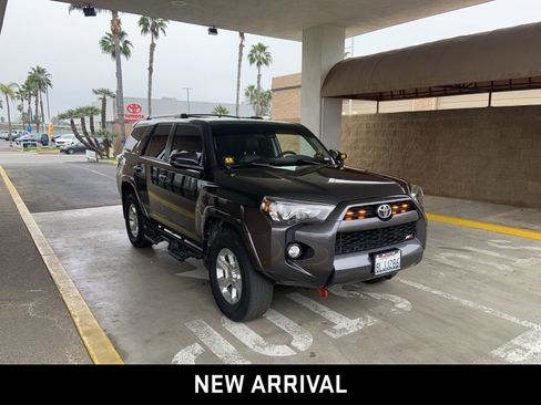Used 2019 Toyota 4Runner SR5 Premium image 3