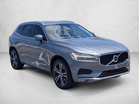 Used 2021 Volvo XC60 T5 Momentum w/ Protection Package Premier FWD image 3