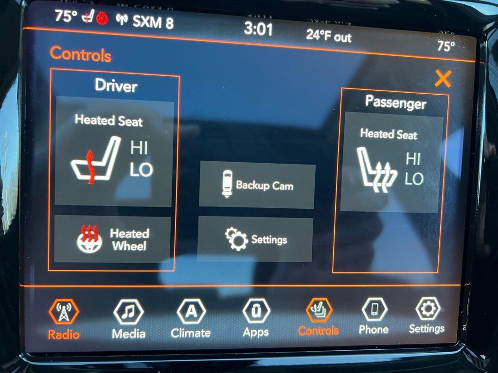 Used 2022 Jeep Cherokee Limited w/ Mopar Interior Package AWD/4WD image 38