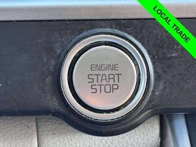 Used 2022 Kia Carnival LX FWD image 16