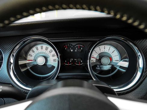 Used 2012 Ford Mustang GT Premium image 18