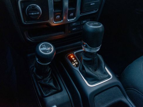 Used 2023 Jeep Wrangler Willys image 19