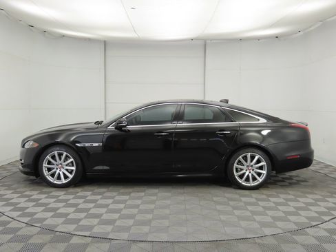 Used 2019 Jaguar XJ R-Sport image 8